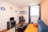 Bienvenue sur le récemment rénové, moderne, appartement climatisé est situé dans un excellent emplacement...