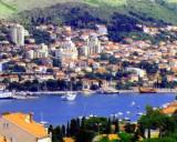 Appartements Mrđen sont situés dans la magnifique région de Dubrovnik, dans la partie calme de la...
